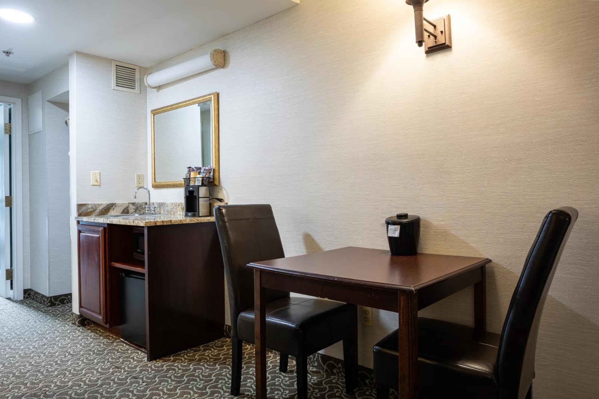 D. Hotel Suites & Spa Голіок Екстер'єр фото