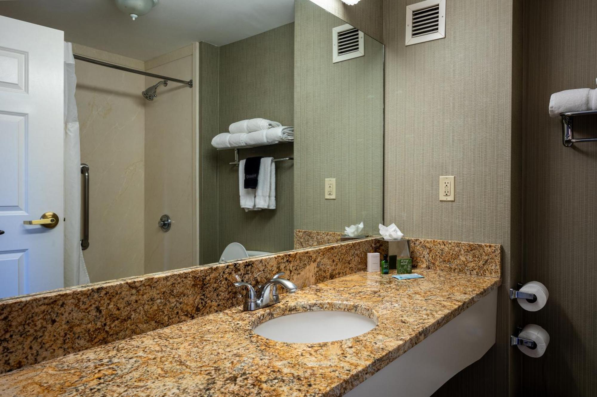 D. Hotel Suites & Spa Голіок Екстер'єр фото